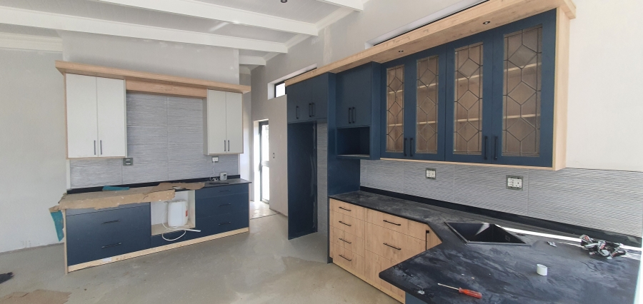 4 Bedroom Property for Sale in Mossel Bay Central Western Cape